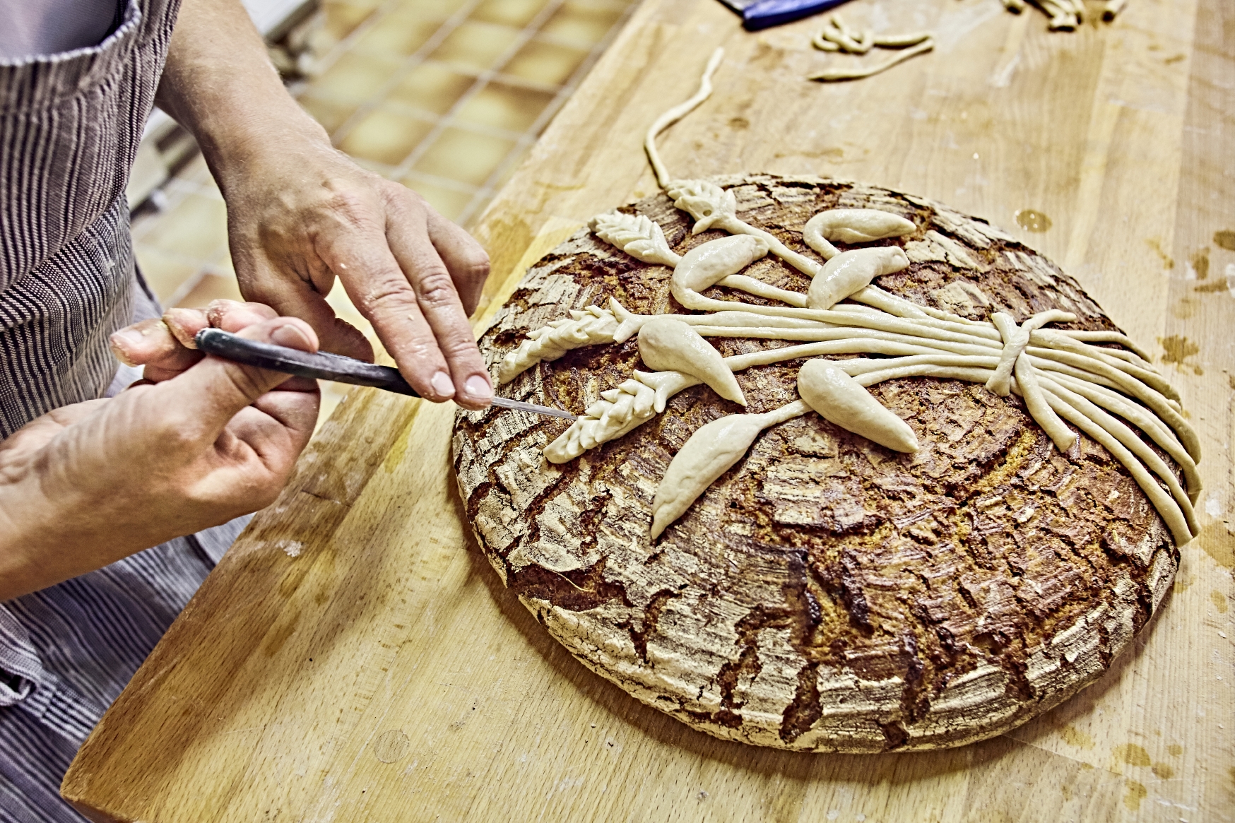 Franken, Mittelfranken, Dachsbach, Arnd Erbel, Freibäcker, Bäcker, Bäckermeister, Bäckerei, Backhandwerk, Backkunst, Backtradition, Backstube, Brotbacken, Brot, Gebäck, Backwerk, Backware, Backwaren, Tradition, Handwerk, traditionelles Handwerk, Handwerksberuf, Nachhaltigkeit, Familienbetrieb, Fotograf Gert Krautbauer